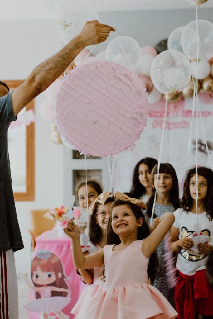 יום הולדת קונספט לבנות: חוויה חלומית עם מיטל מור